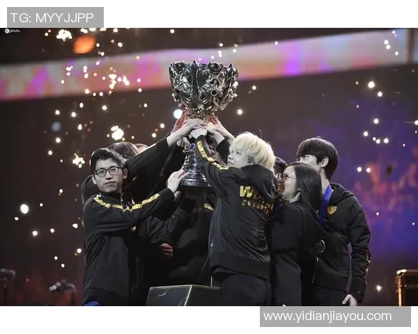 FPX在世界冠军杯积分榜上以87分稳居第一位置展现强劲实力